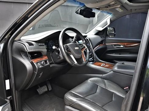 Used 2016 Cadillac Escalade ESV Premium RWD image 20