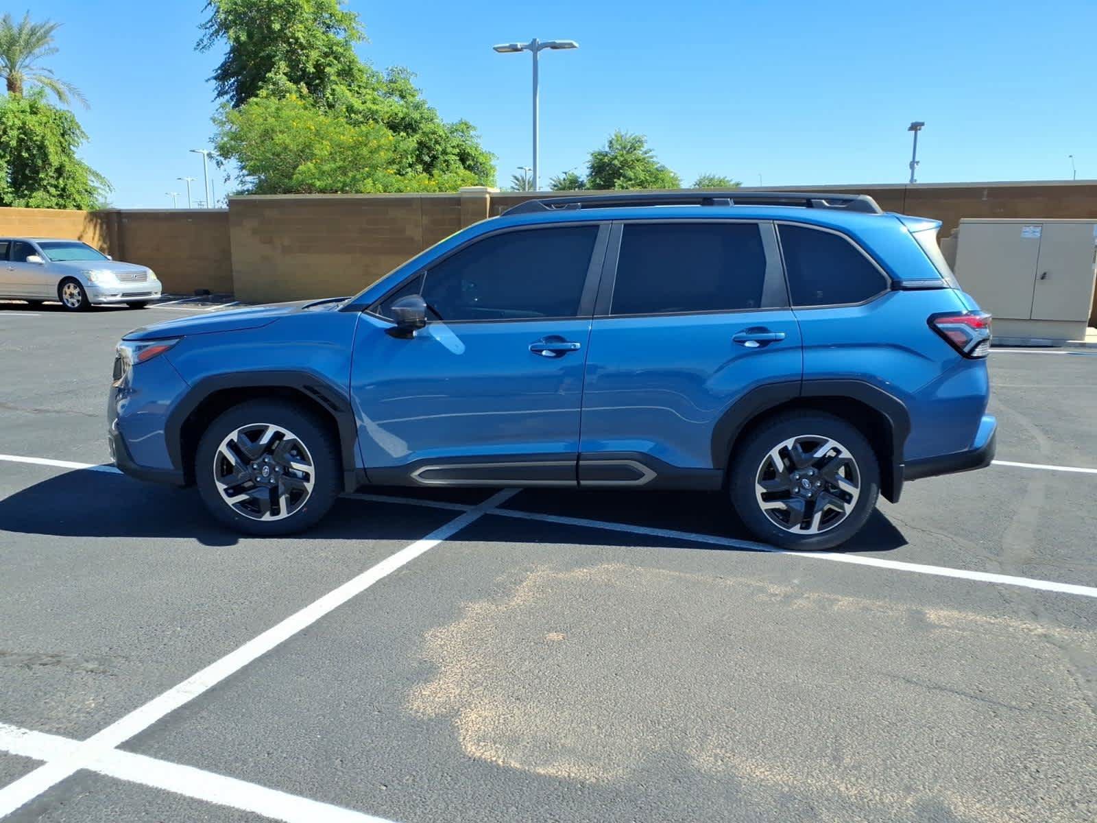 Used 2025 Subaru Forester Limited AWD/4WD image 7