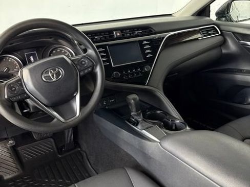 Used 2018 Toyota Camry LE FWD image 12