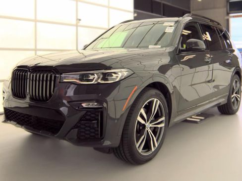 Used 2021 BMW X7 xDrive40i w/ M Sport Package AWD/4WD image 5