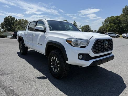 Used 2021 Toyota Tacoma TRD Off-Road RWD image 8
