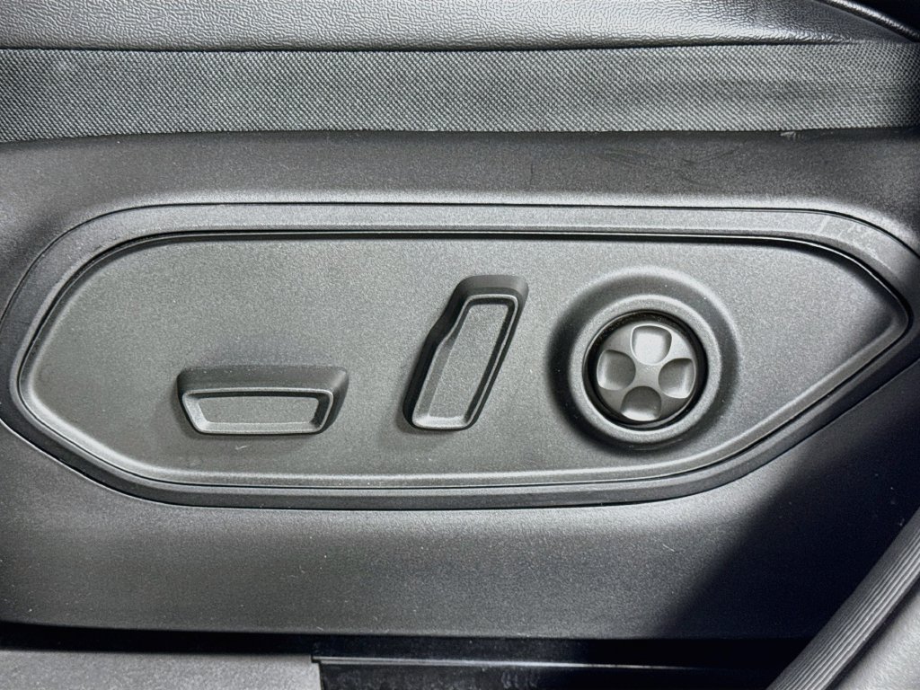 Used 2023 Jeep Grand Cherokee 4WD 4xe w/ Luxury Tech Group II image 18