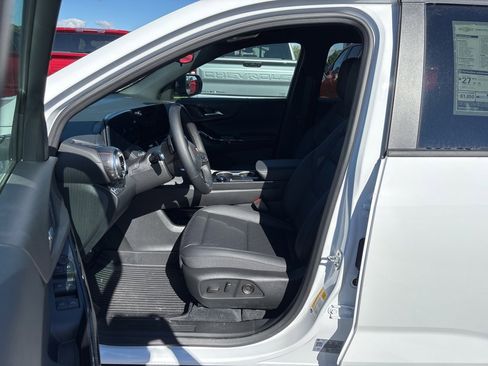 New 2026 Chevrolet Equinox LT w/ Convenience Package II image 8