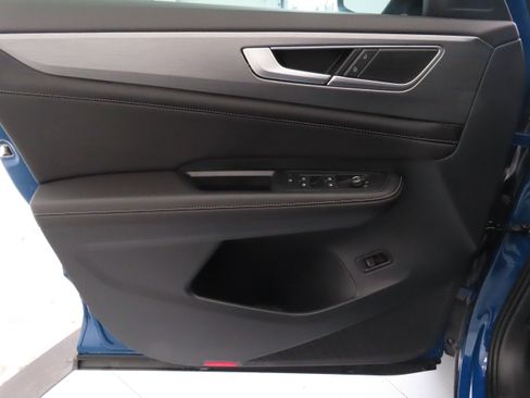 New 2025 Volkswagen Atlas Cross Sport SE image 11