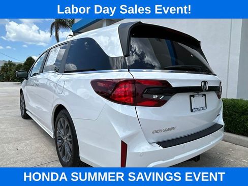 Used 2025 Honda Odyssey Touring image 7