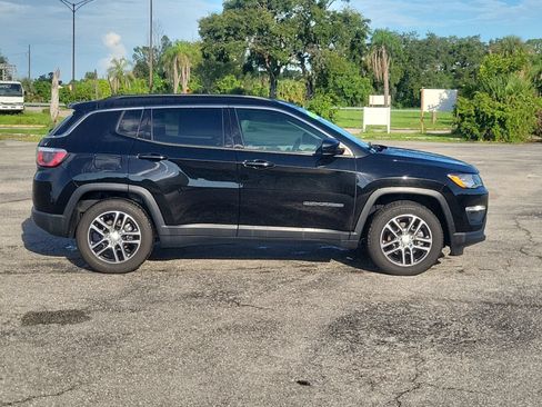 Used 2019 Jeep Compass Latitude FWD image 4