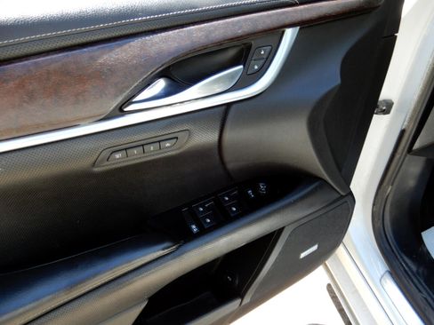 Used 2019 Cadillac XTS Luxury image 20