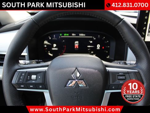 Used 2025 Mitsubishi Outlander AWD image 19