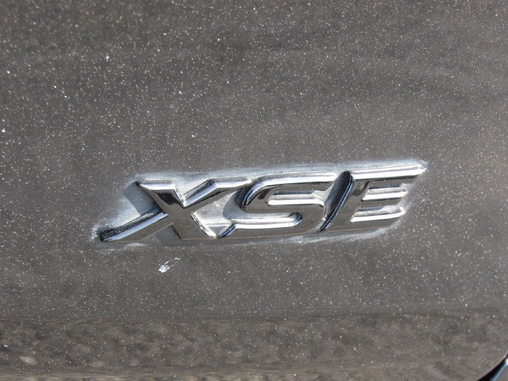 Used 2025 Toyota Sienna XSE AWD/4WD image 8