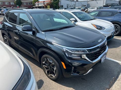 Certified 2024 Kia Seltos SX w/ SX Sunroof Package AWD/4WD image 2