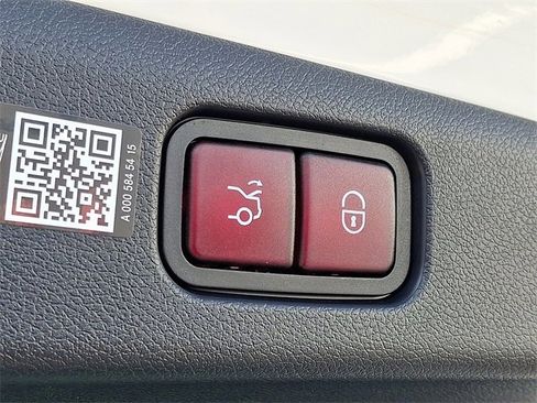 Used 2025 Mercedes-Benz E 350 Sedan image 30