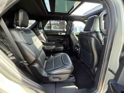 Used 2020 Ford Explorer ST image 10