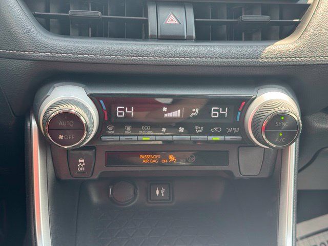 Used 2019 Toyota RAV4 LE w/ Carpet Mat Package AWD/4WD image 25