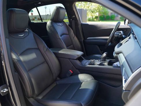 Used 2019 Cadillac XT4 Premium Luxury image 32