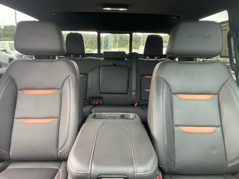 Used 2024 GMC Sierra 1500 AT4 w/ Technology Package AWD/4WD image 28