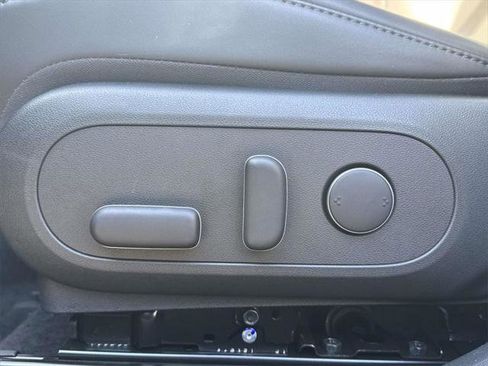 Certified 2025 Hyundai Kona Limited image 17