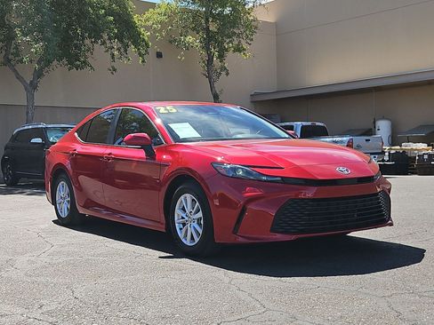 Used 2025 Toyota Camry LE FWD image 3