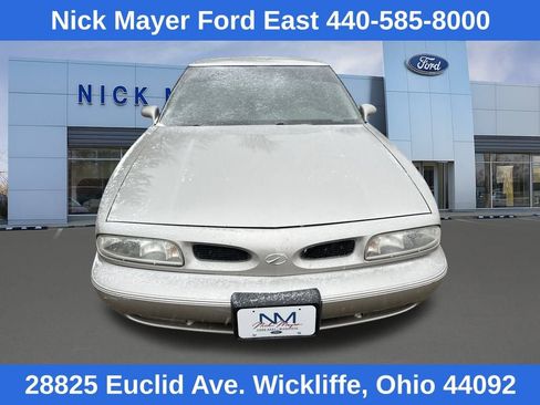 Used 1997 Oldsmobile 88 Royale LS image 2