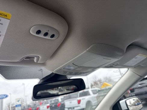 Used 2024 Ford Edge SEL w/ Convenience Package image 44