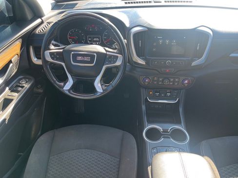 Used 2018 GMC Terrain SLE w/ Driver Convenience Package image 9