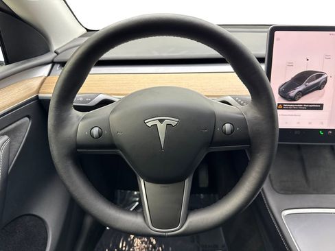 Used 2025 Tesla Model Y Long Range AWD/4WD image 58