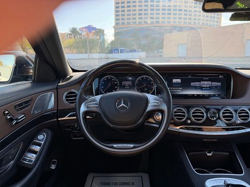 Used 2017 Mercedes-Benz S 550 4MATIC Sedan image 19