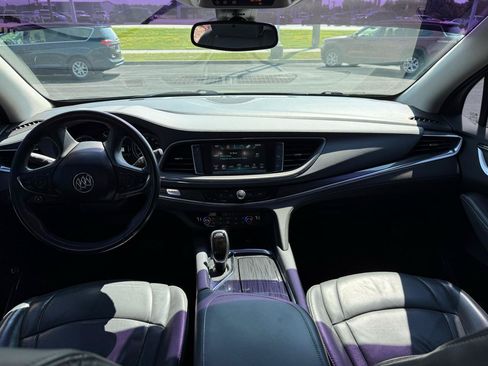Used 2018 Buick Enclave Premium FWD image 18