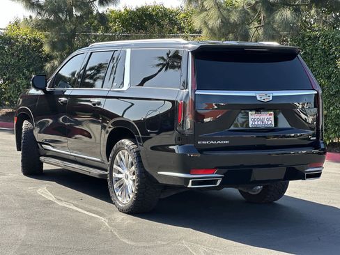 Used 2023 Cadillac Escalade ESV Premium Luxury image 4