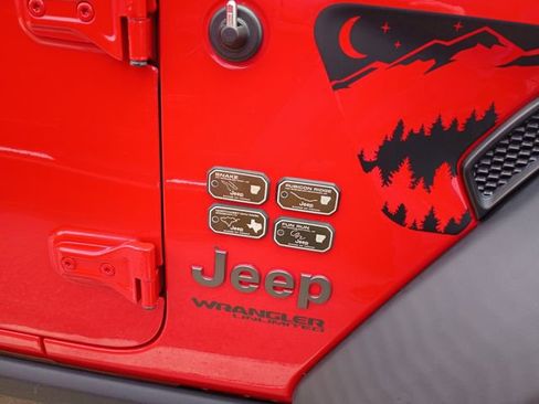 Used 2021 Jeep Wrangler Unlimited Rubicon AWD/4WD image 8