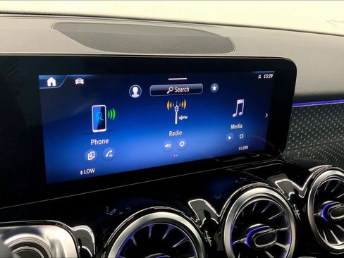 Used 2026 Mercedes-Benz GLB 250 image 23