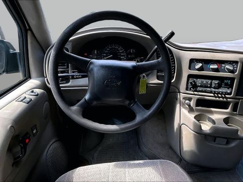 Used 2005 Chevrolet Astro Passenger AWD image 5