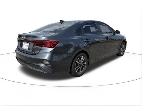 Used 2024 Kia Forte LXS w/ LXS Technology Package FWD image 3