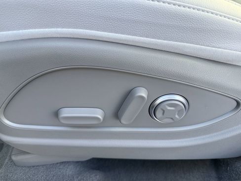 Used 2026 Hyundai Palisade Limited image 14