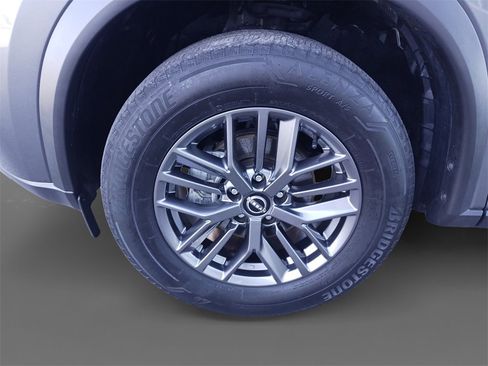 Used 2023 Nissan Rogue S image 15