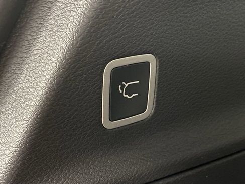 New 2026 Chrysler Pacifica Limited w/ S Appearance Package image 17