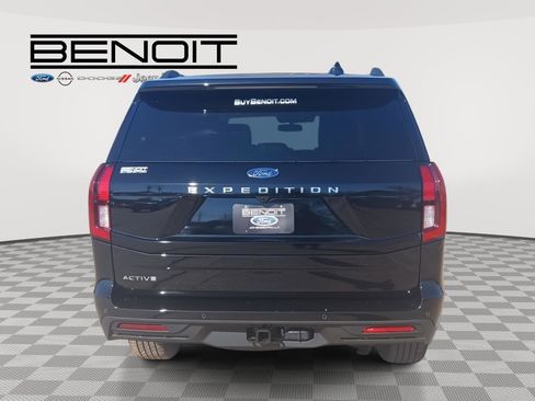 New 2026 Ford Expedition Active RWD image 6