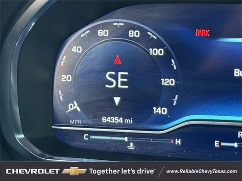 Used 2023 Chevrolet Suburban Premier image 18