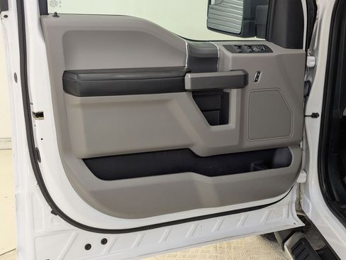 Used 2016 Ford F150 XLT w/ Equipment Group 302A Luxury image 19