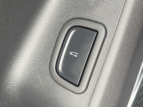 Used 2026 GMC Acadia Elevation FWD image 14