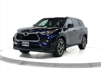Used 2020 Toyota Highlander XLE video 3