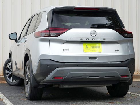 Used 2023 Nissan Rogue SV w/ SV Premium B Package FWD image 5