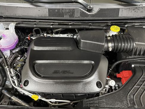 New 2026 Chrysler Pacifica Select image 24