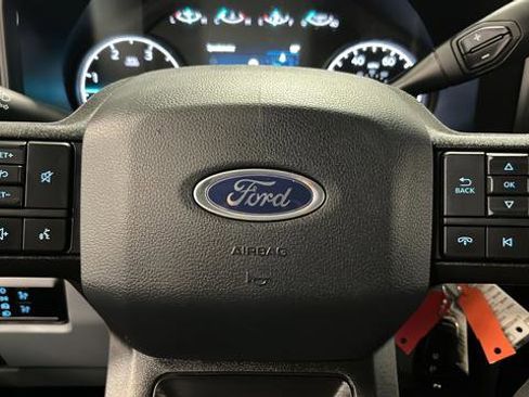 Used 2023 Ford F250 XL w/ Snow Plow/Camper Package image 15