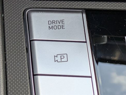 Used 2022 Hyundai Elantra SE image 21