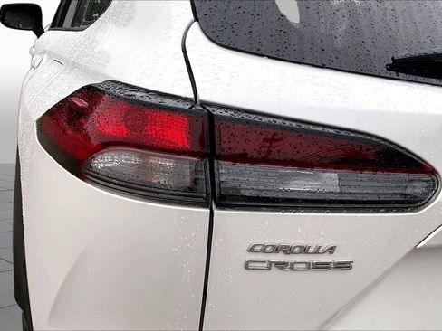 Used 2026 Toyota Corolla Cross LE FWD image 28