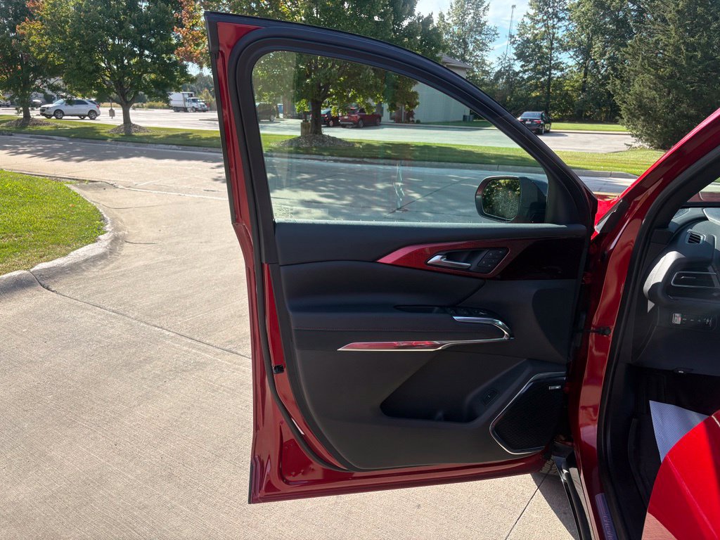 Used 2024 Chevrolet Traverse RS w/ LPO, Floor Liner Package AWD/4WD image 13