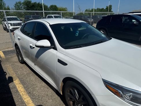 Used 2020 Kia Optima LX FWD image 8