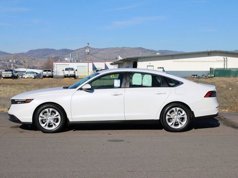 Certified 2023 Honda Accord LX image 3