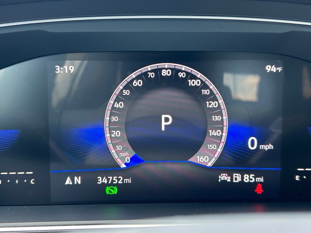 Certified 2023 Volkswagen Tiguan SE R-Line FWD image 26