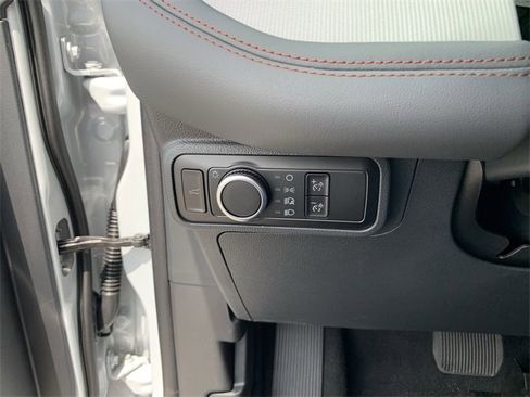 New 2025 Ford Explorer Active image 31